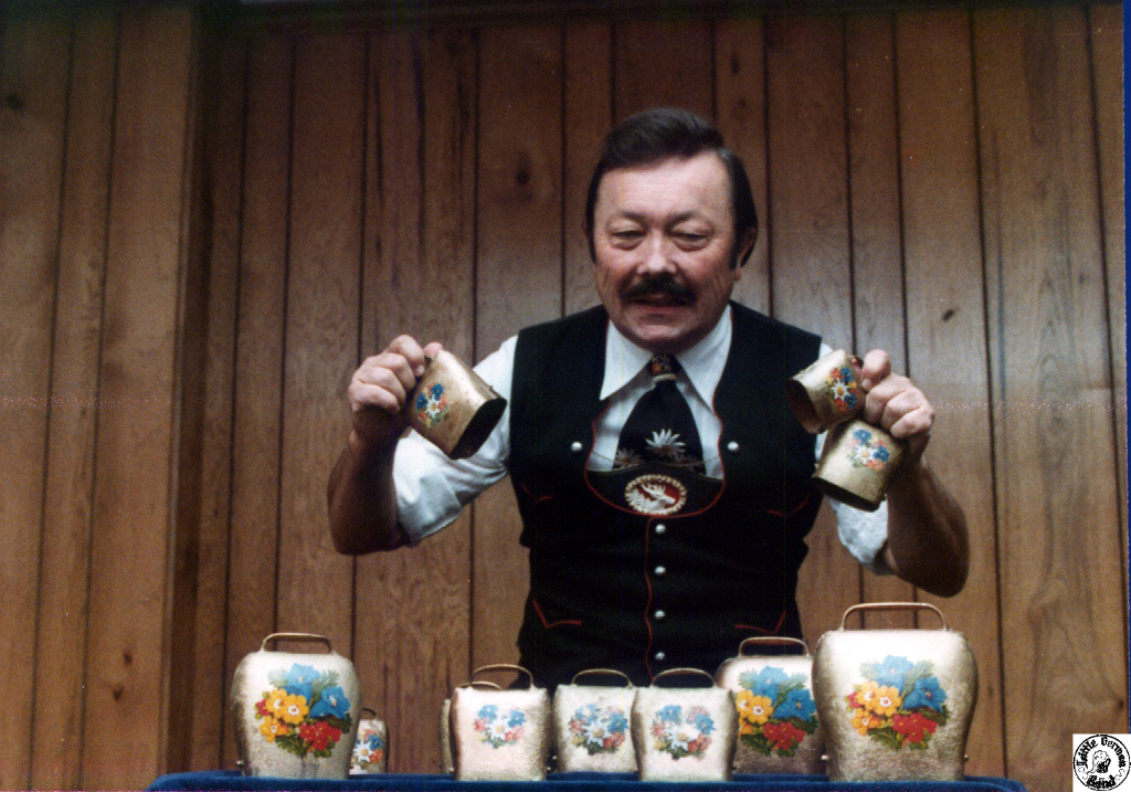1977 11 13 04 Jon Gerhard PR pix.jpg